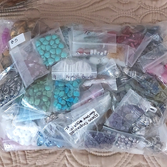 (#5) LARGE BAG OF BEADS AND COMPONENTS